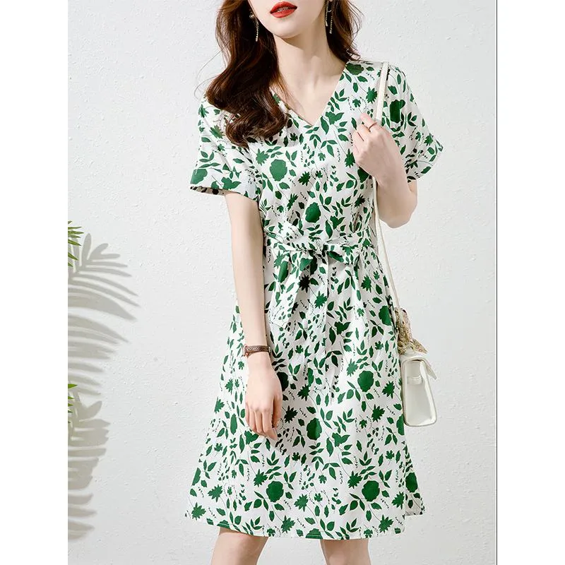 French Style Chic Cinched Waist Slimming V-Neck Dress