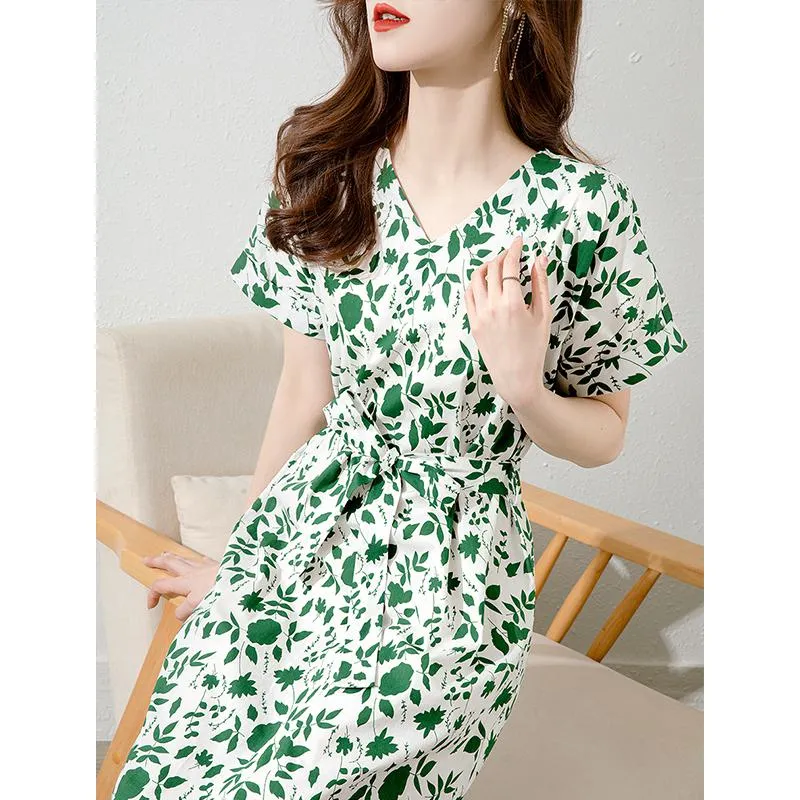 French Style Chic Cinched Waist Slimming V-Neck Dress