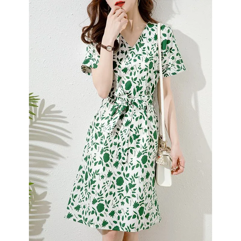 French Style Chic Cinched Waist Slimming V-Neck Dress