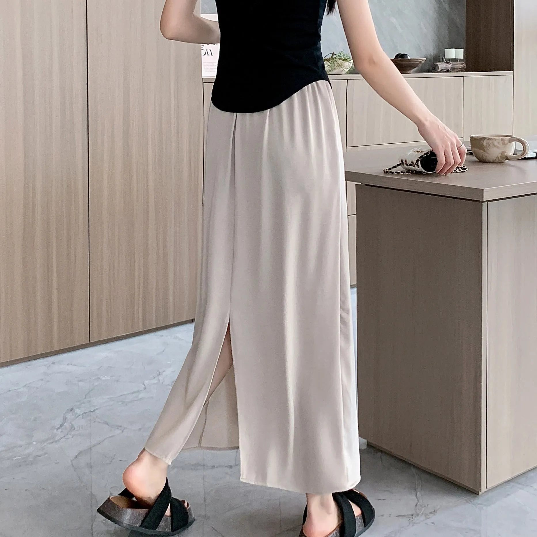 High-Waisted Split Hem Draping Sensation Jacquard H-Shaped Satin Skirt